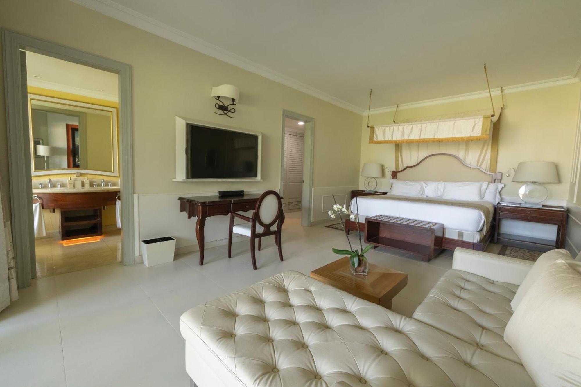 Near Beach Butler Suite